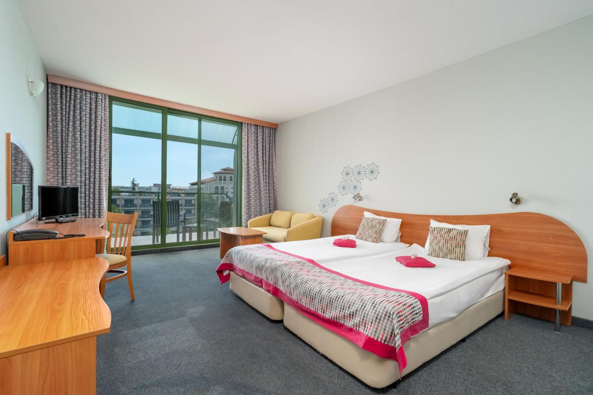 Mpm Hotel Kalina Garden ซันนีบีช ภายนอก รูปภาพ